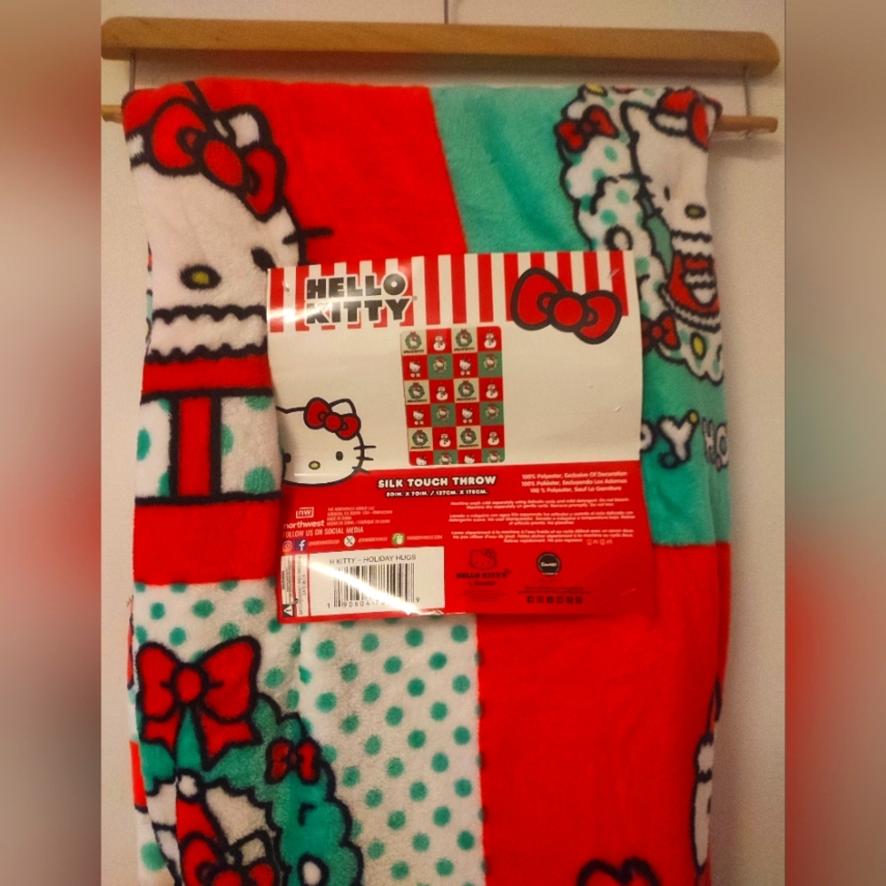 Hello Kitty Christmas Trow